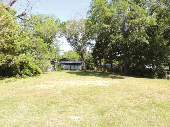 605 Bellangee Ave #12, Fairhope, AL 36532