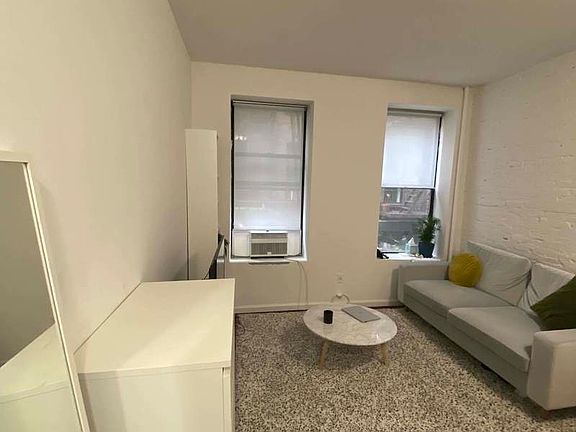 2nd image of 107 Thompson St #2RE