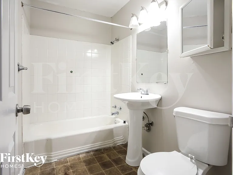8820 Manchester Ave — Photo 7