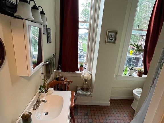 5th image of 572 Broadway #1