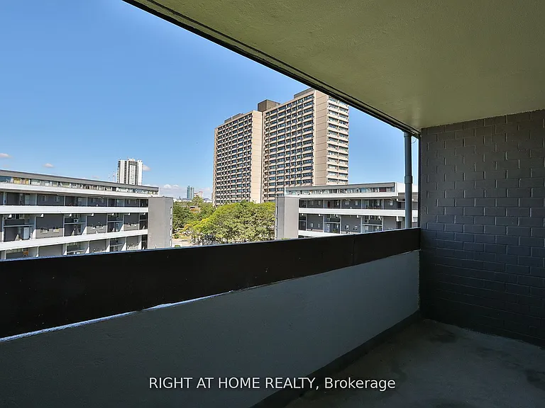 35 Sunny Glenway #302 — Photo 12