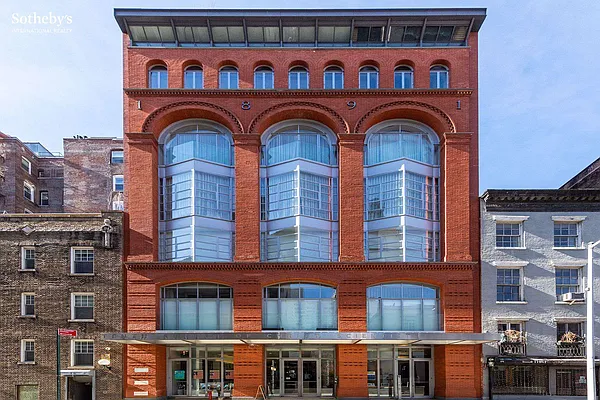 Sold by Sotheby's International Realty | media 11