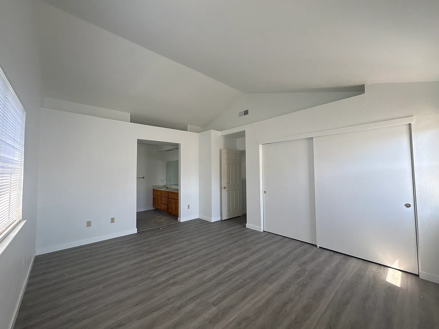 4 bed, 2.5 bath, 1695 sqft, $2,800 — Photo 4
