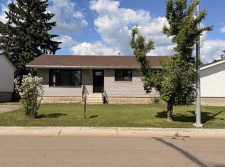 226 S 5th Ave, Wainwright, AB T9W1A8