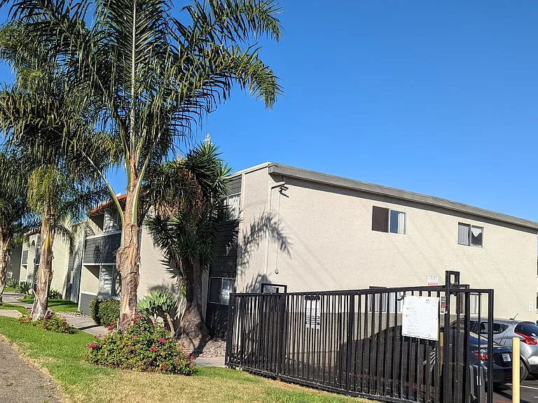 Cordova Apartments — Photo 10