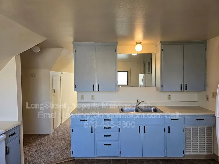 1052 SW Western Blvd #UPPER — Photo 12
