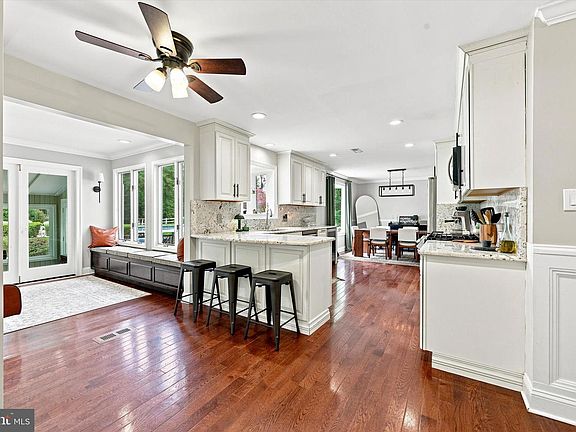 2nd image of 1106 Station Way