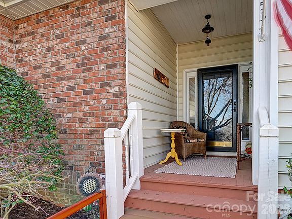 2nd image of 653 High Quarry Rd