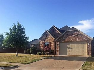 416 Merced St, Burleson, TX 76028
