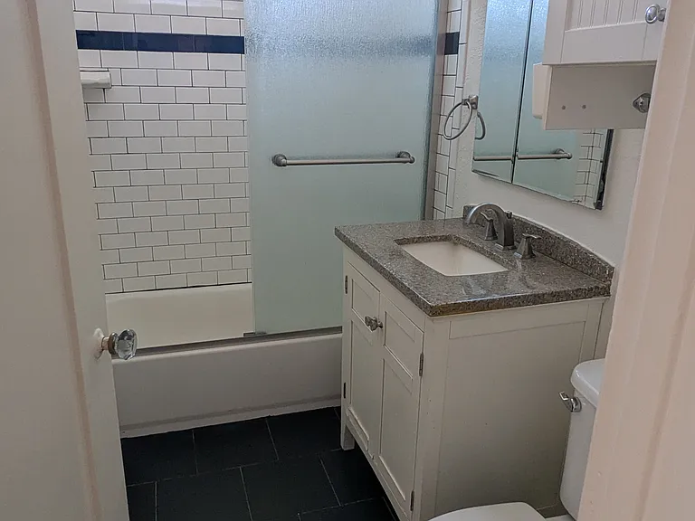 326 N Spaulding Ave #4 — Photo 10