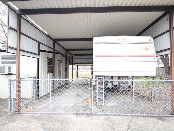 2nd image of 3915 Rocky Mountain Dr