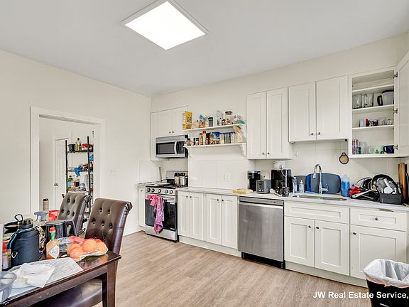 5th image of 20 Ashford St #20