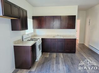 959 Grove St #2L, Irvington, NJ 07111