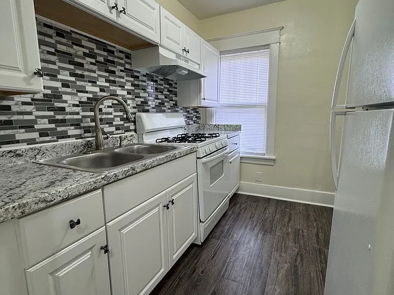 115 Tennyson Ave — Photo 5