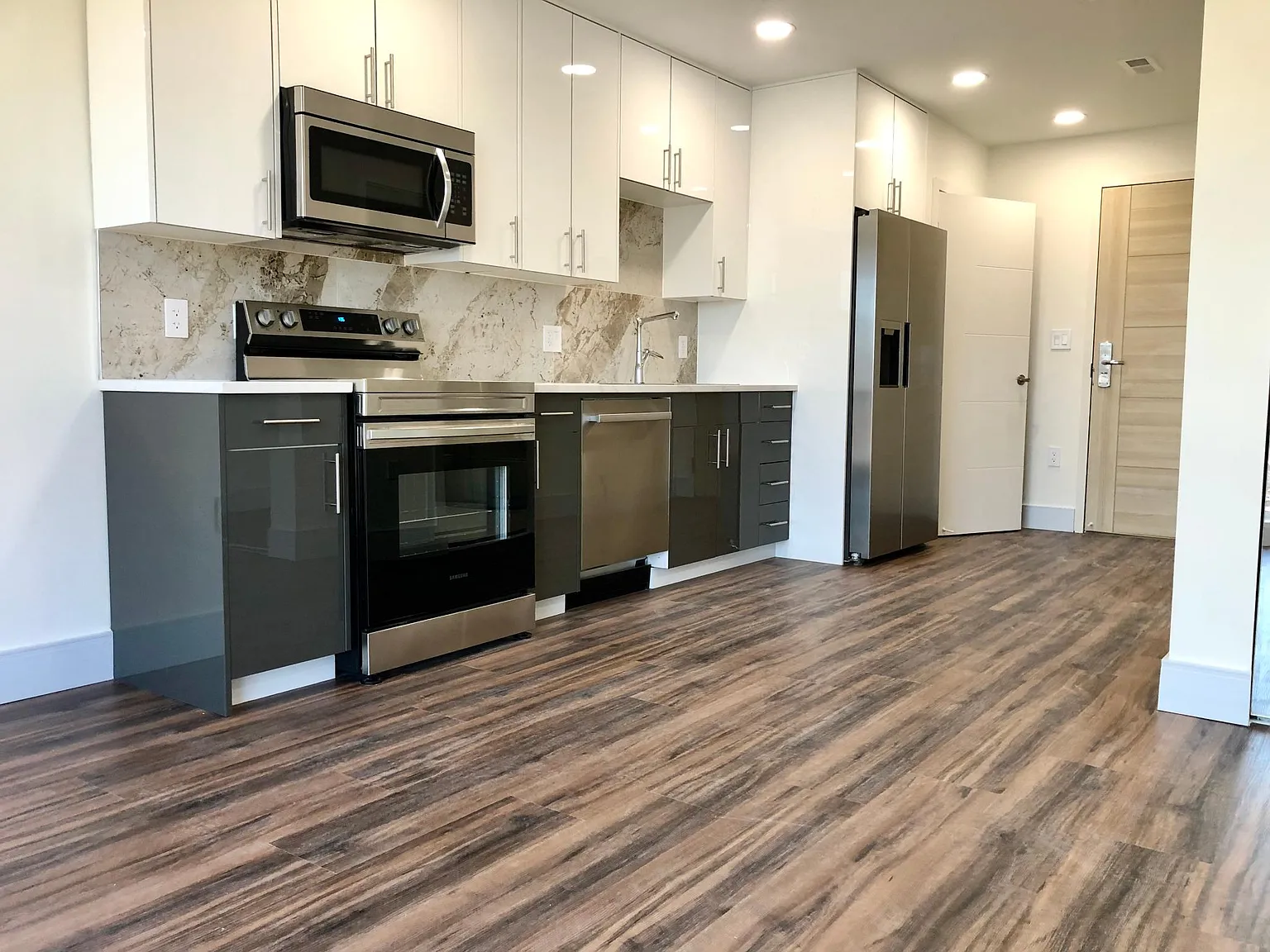 Studio, 425 sqft, $1,500 — Photo 4