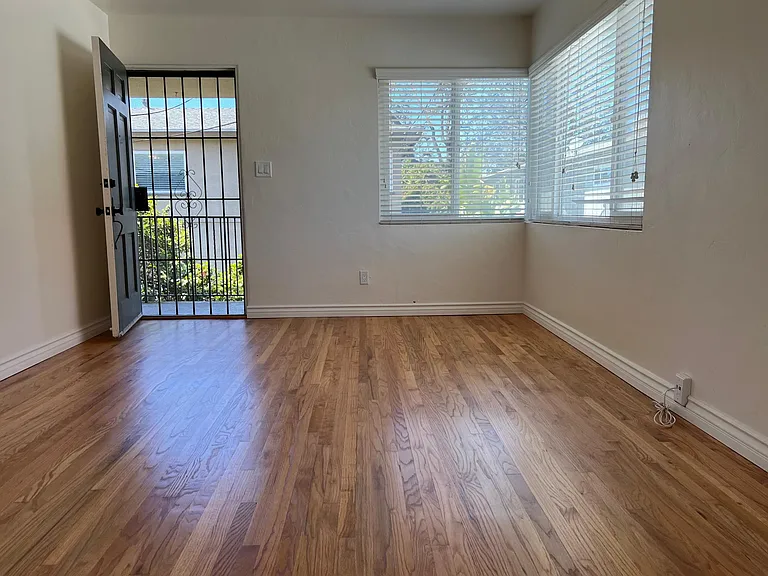1822 Polk Ave #1822 — Photo 2