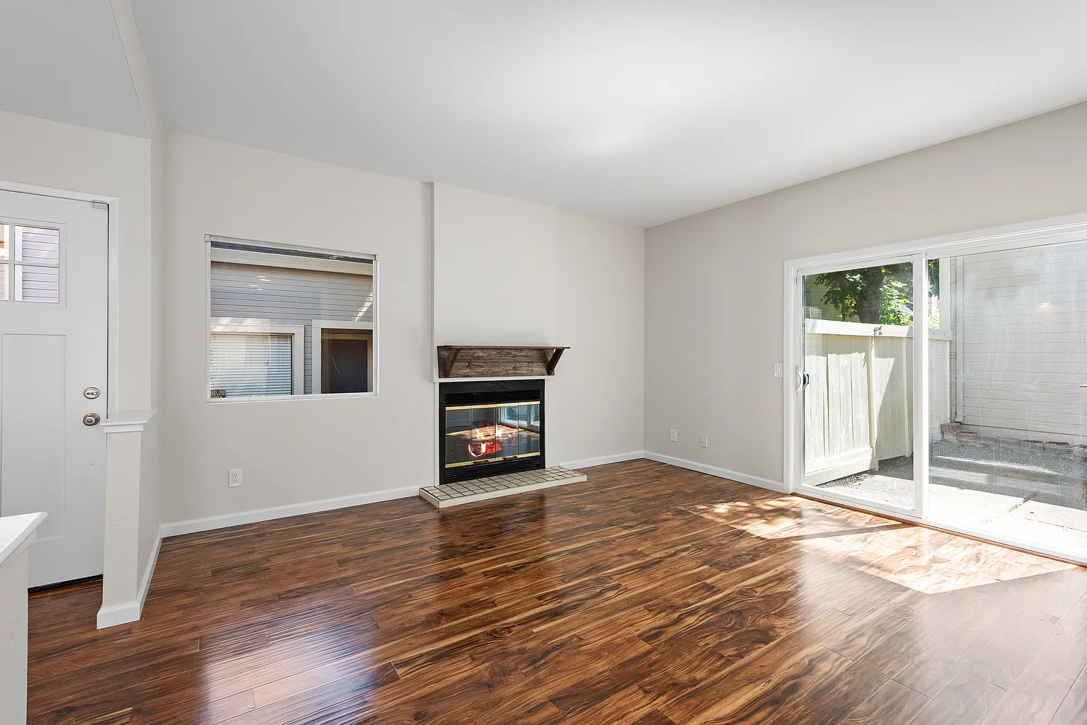 3327 Yulupa Ave photo 1