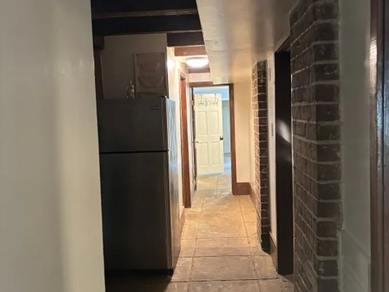 118 E Harris St — Photo 6