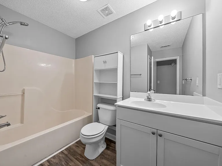 Parkway Pl - 1237 — Photo 17