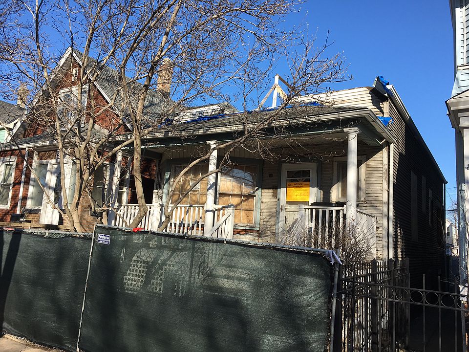 1st image of 2446 W Belle Plaine Ave