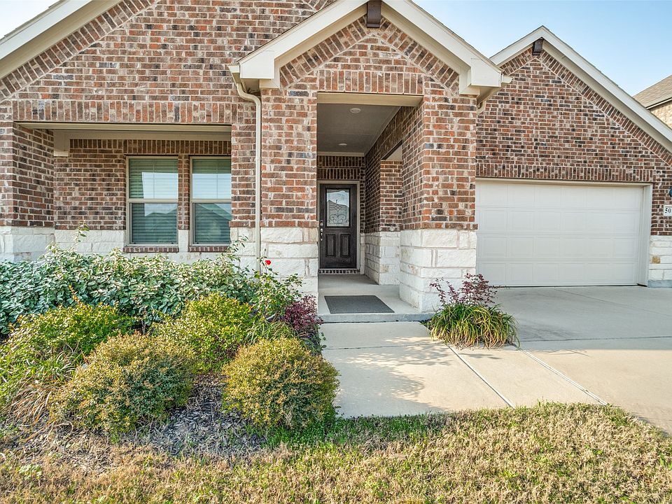 1st image of 503 Fox Ridge Dr