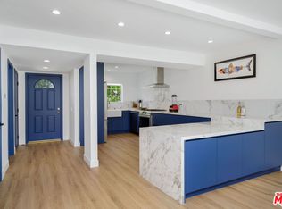 26250 Alizia Canyon Dr, Calabasas, CA 91302