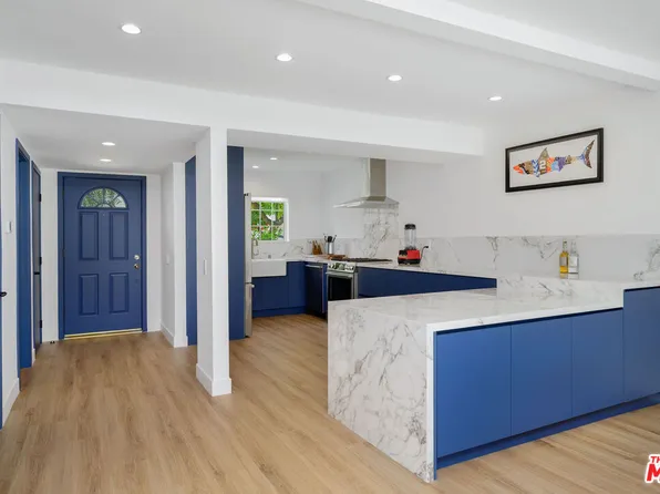 26250 Alizia Canyon Dr, Calabasas, CA 91302