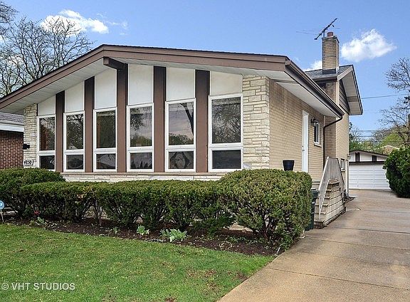 2nd image of 4850 W Lunt Ave