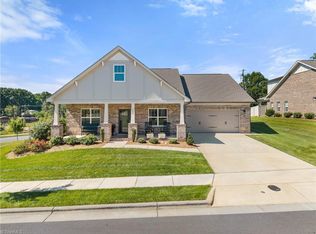 1003 Beechcrest Dr, Kernersville, NC 27284