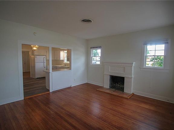 4th image of 1901 15th Ave