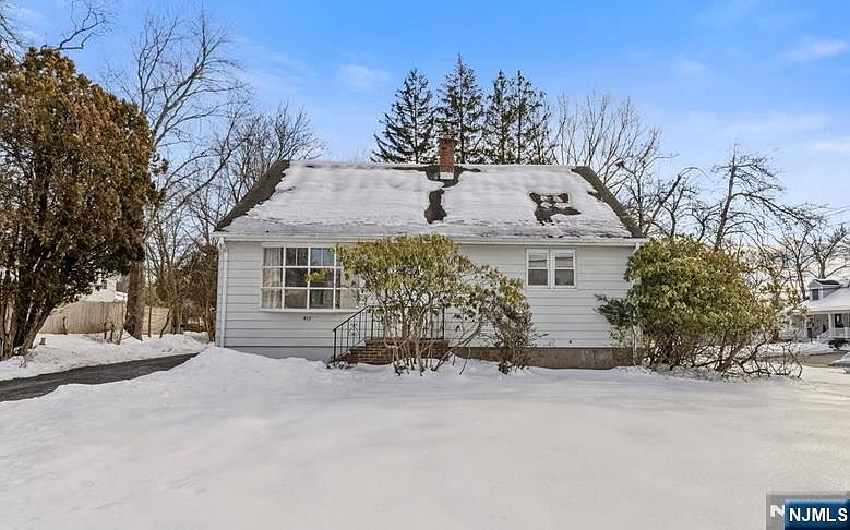 1st image of 417 Tenakill Dr