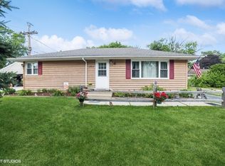 573 S Gilbert St, South Elgin, IL 60177