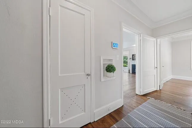 322 Pio Nono Ave — Photo 10