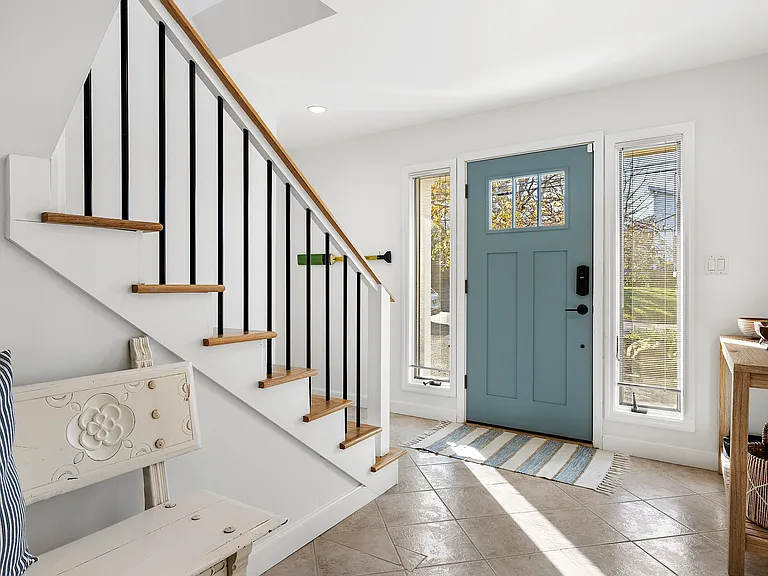 29 Gull Rd — Photo 3