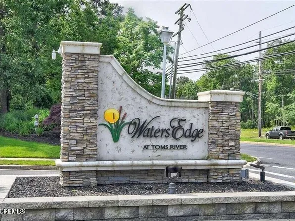 2415 Waters Edge Drive, Toms River, NJ 08753