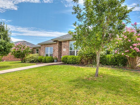 4th image of 5022 Red Oak Ln