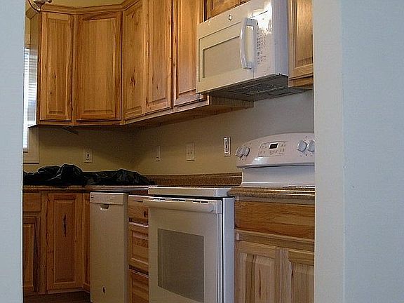 4th image of 1410 N 22nd St