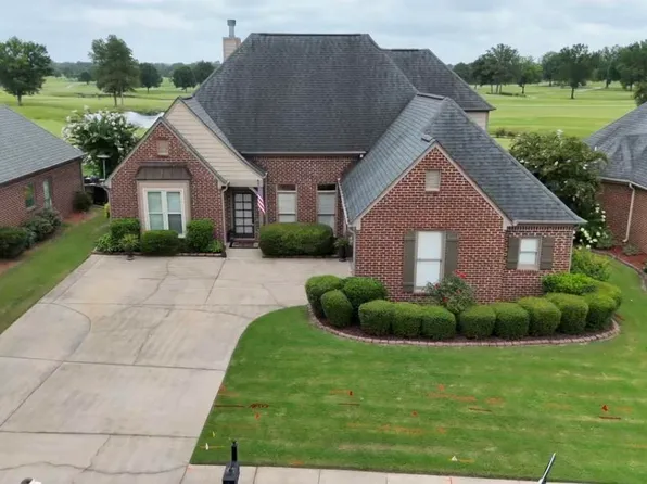 4320 Pine Valley Dr, Bessemer, AL 35022