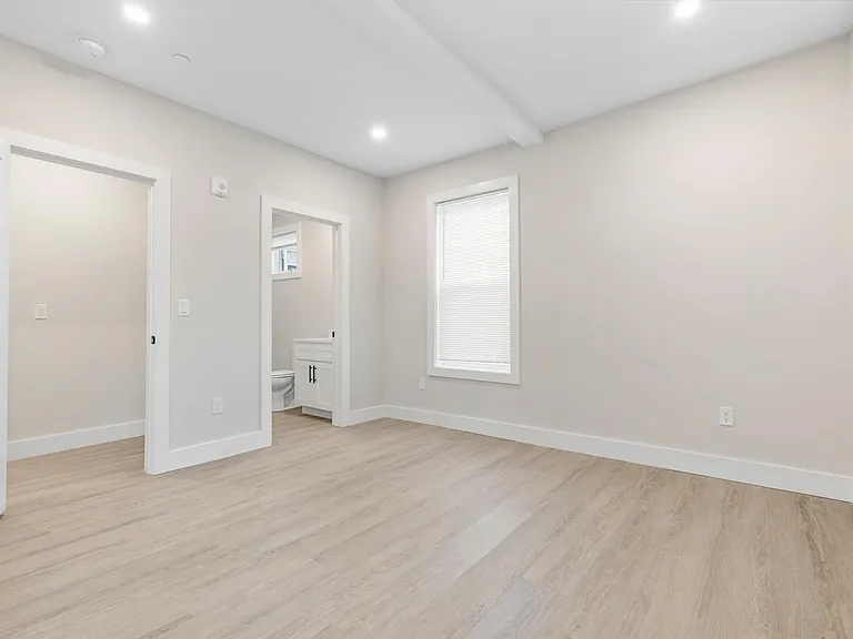 135 Harrishof St #2 — Photo 33