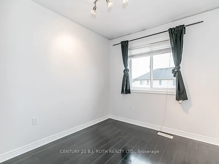 430 Mapleview Dr E #18 — Photo 23