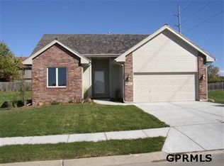 1015 S 159th St, Omaha, NE 68118
