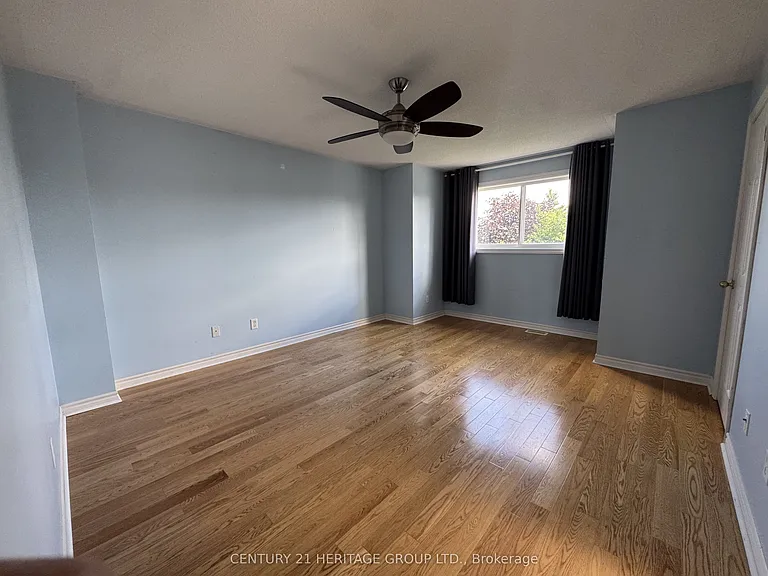 82 Kenwell Cres — Photo 9