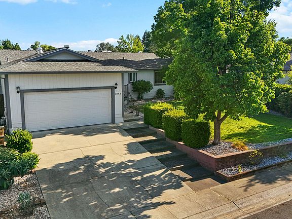 2nd image of 1043 Goodview Way