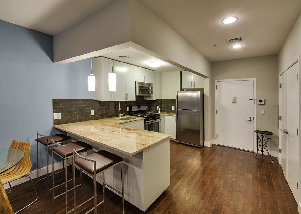 2nd image of 456 Grand St APT 3K