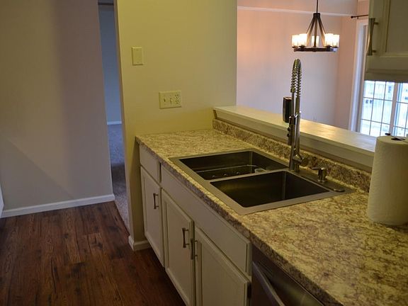 5th image of 1101 Greymoor Way