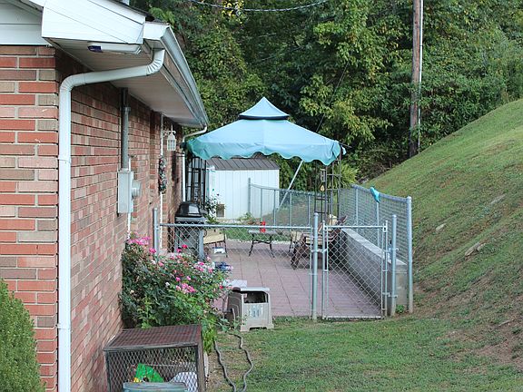 3rd image of 79 Fieldwood Dr