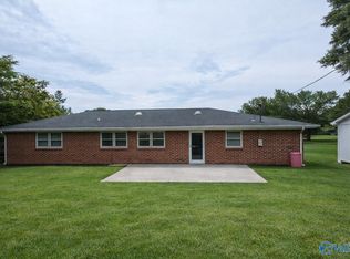 2208 Suzanne Cir NW, Huntsville, AL 35810