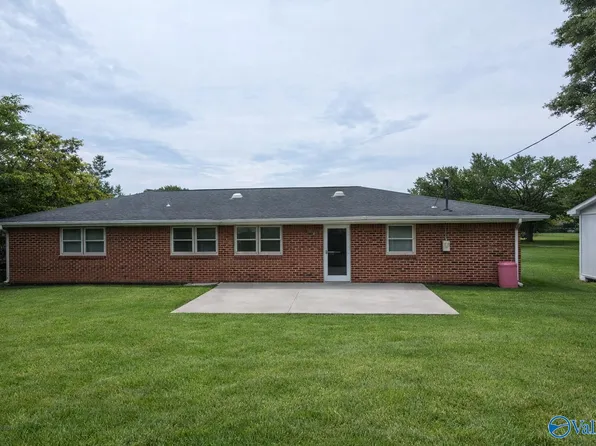 2208 Suzanne Cir NW, Huntsville, AL 35810