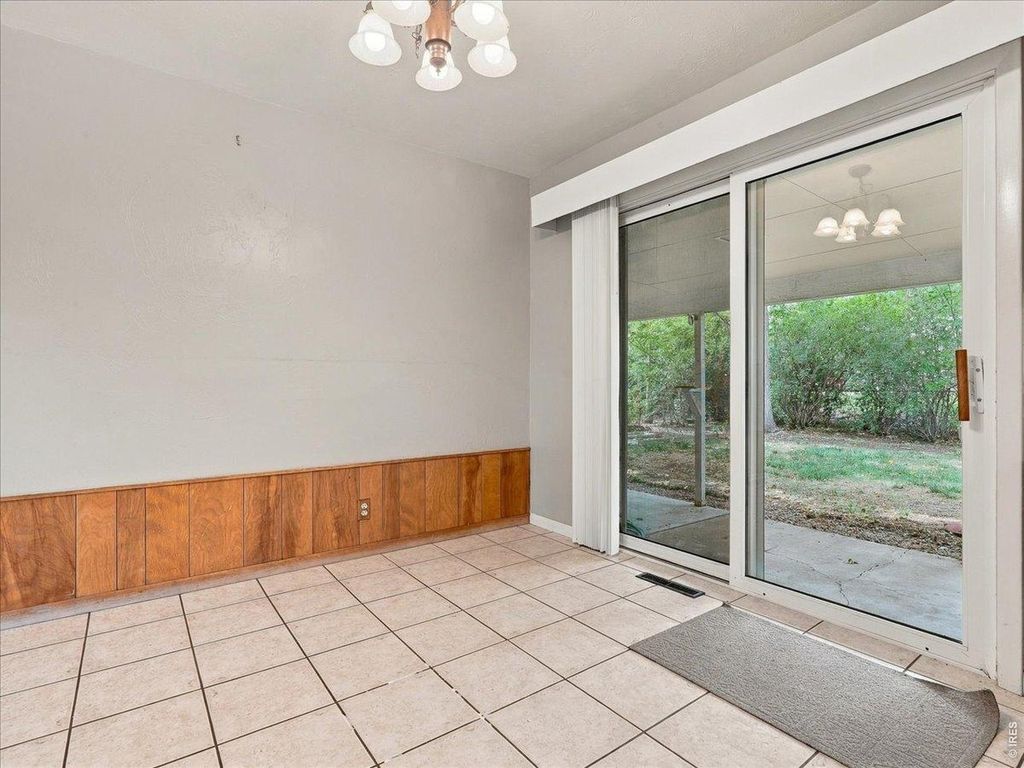 1053 Montview Rd