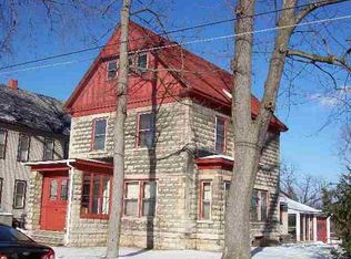7 Perkins St, Amsterdam, NY 12010